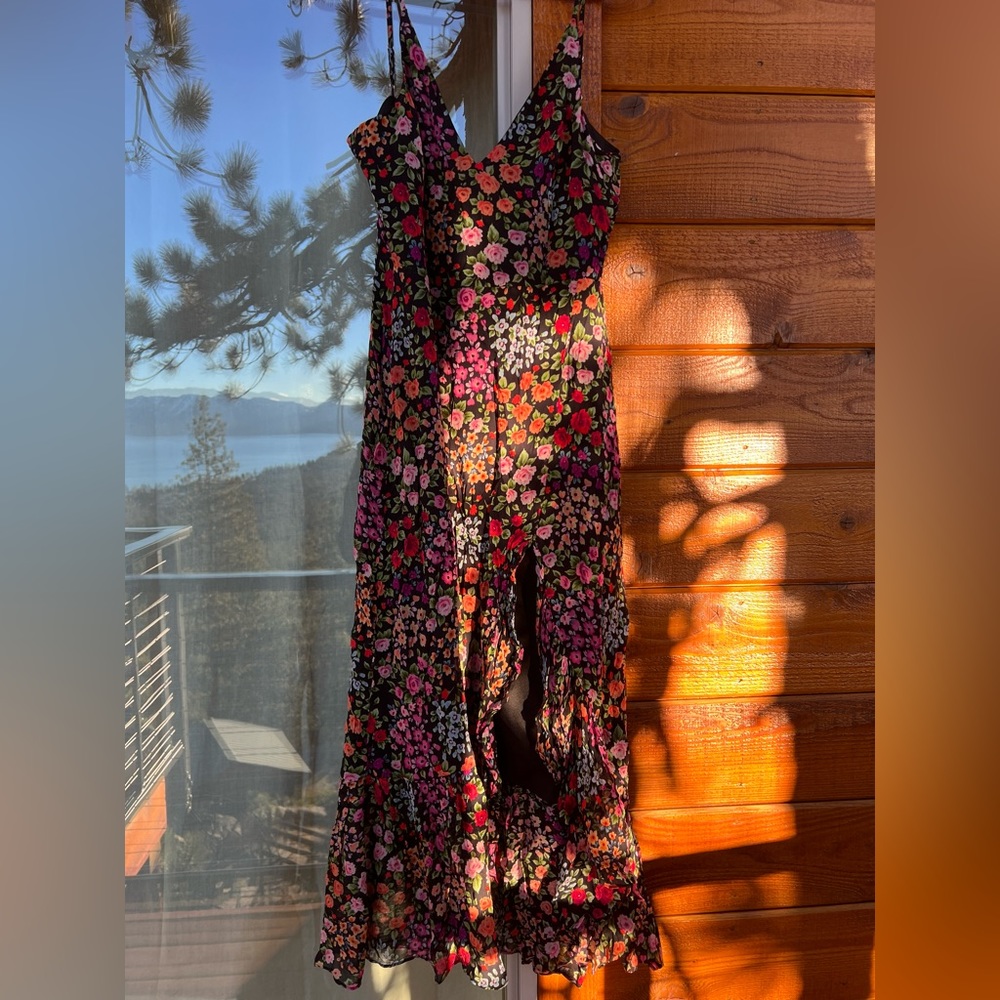 Yumi Kim floral dress - waist 15.5 inches - great condition summer dress